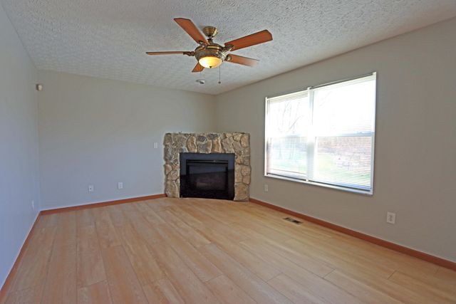 4897 Nieles Edge Drive, Columbus, OH 43232