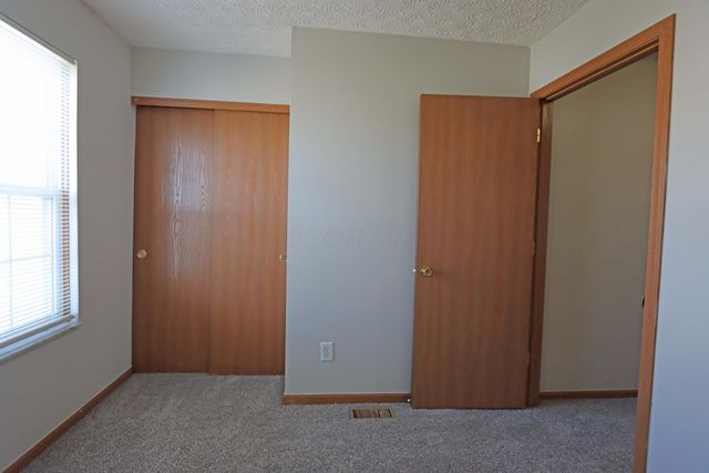 4897 Nieles Edge Drive, Columbus, OH 43232