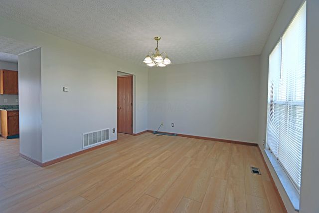 4897 Nieles Edge Drive, Columbus, OH 43232