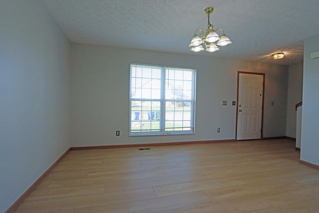 4897 Nieles Edge Drive, Columbus, OH 43232