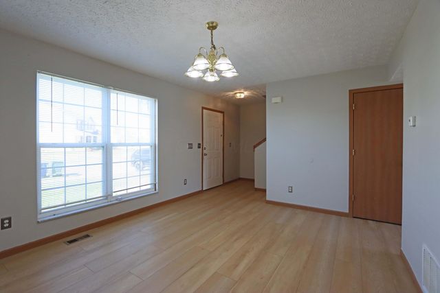 4897 Nieles Edge Drive, Columbus, OH 43232