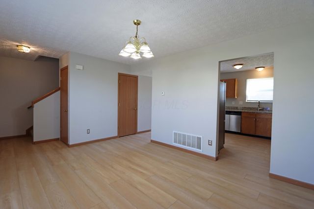 4897 Nieles Edge Drive, Columbus, OH 43232