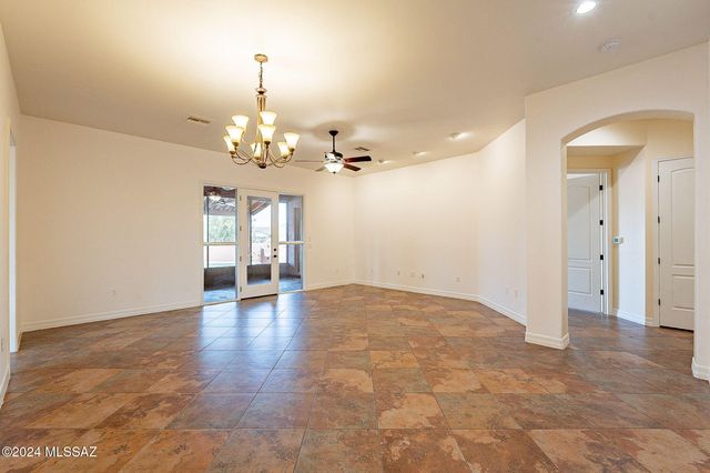 851 E Florida Saddle Court, Green Valley, AZ 85614