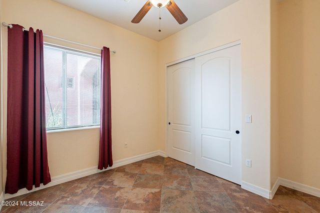 851 E Florida Saddle Court, Green Valley, AZ 85614