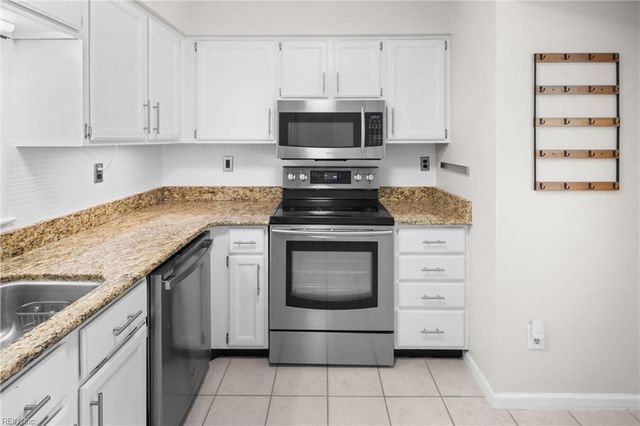 1321 Hamill LN, Chesapeake, VA 23320