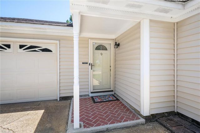 1321 Hamill LN, Chesapeake, VA 23320