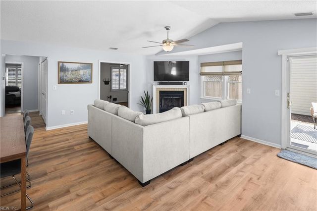 1321 Hamill LN, Chesapeake, VA 23320
