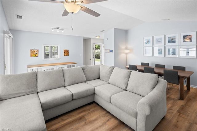 1321 Hamill LN, Chesapeake, VA 23320