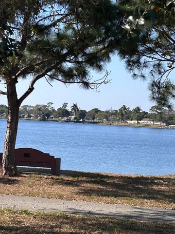 3280 Lake Osborne Drive 206, Lake Worth Beach, FL 33461