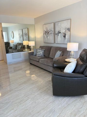 3280 Lake Osborne Drive 206, Lake Worth Beach, FL 33461