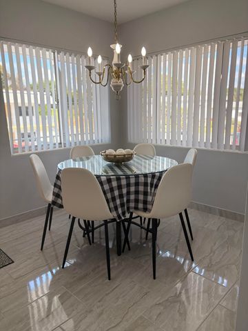 3280 Lake Osborne Drive 206, Lake Worth Beach, FL 33461