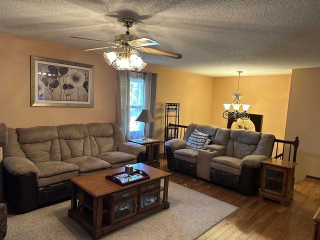 911 Pine Drive, Wisconsin Dells, WI 53965