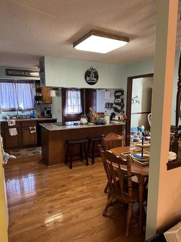 911 Pine Drive, Wisconsin Dells, WI 53965