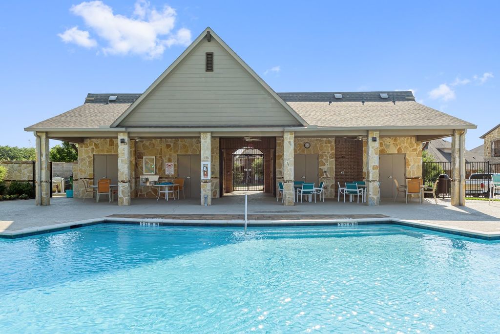 1004 Larkspur Drive, Justin, TX 76247 — photo 3