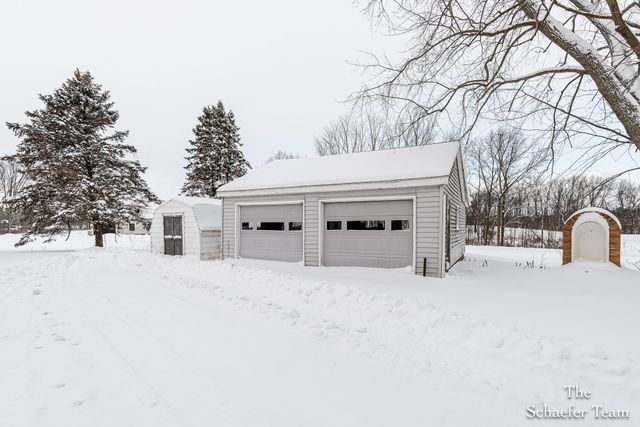 4885 Gavin Lake Road Ne, Grattan Twp, MI 49301