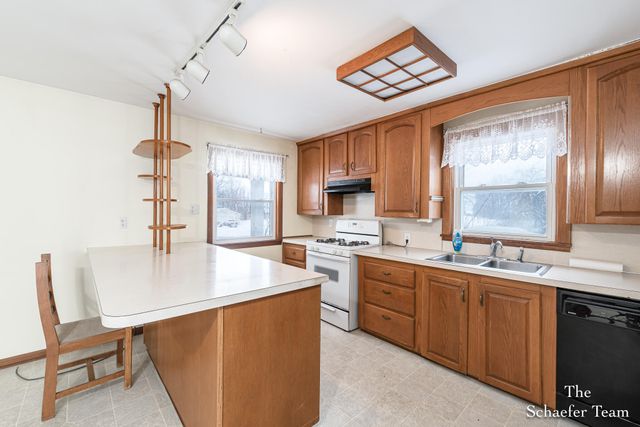 4885 Gavin Lake Road Ne, Grattan Twp, MI 49301