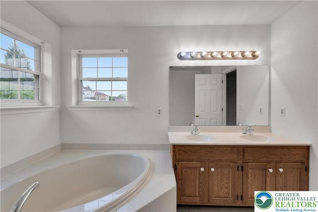113 Walker Drive, Allen Twp, PA 18067