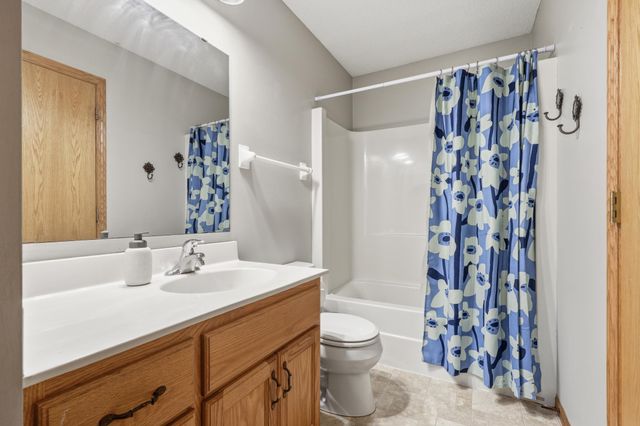12468 65th Street NE, Albertville, MN 55301
