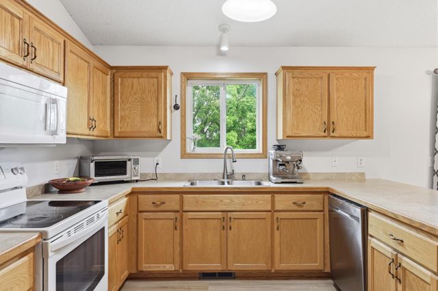 12468 65th Street NE, Albertville, MN 55301