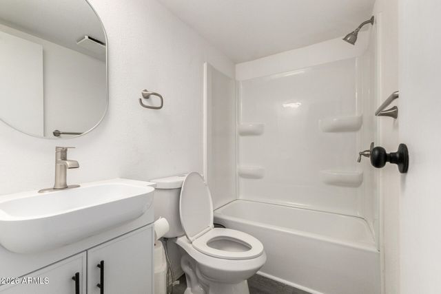 555 W WARNER Road 125, Chandler, AZ 85225