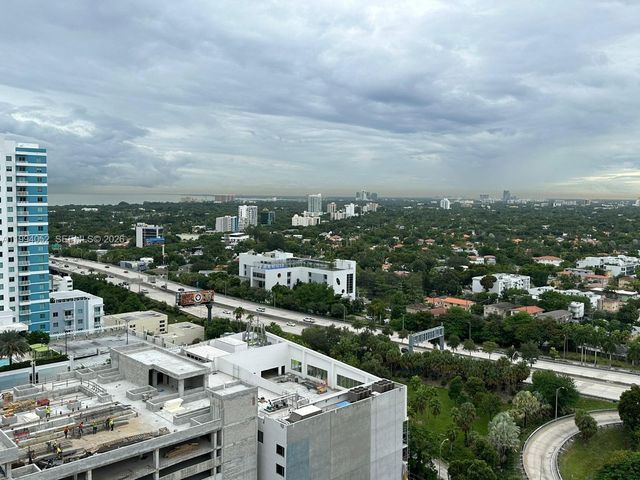 239 SW 9th St 2002, Miami, FL 33130