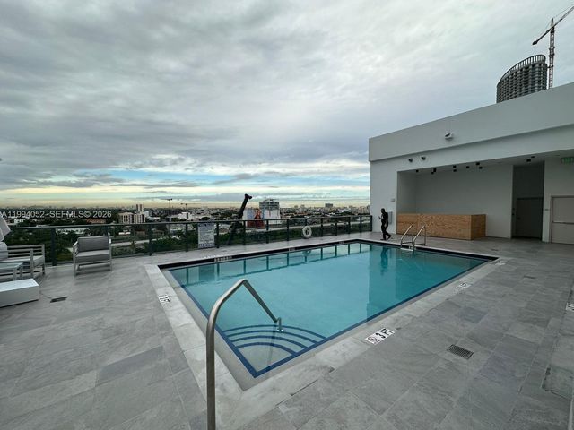 239 SW 9th St 2002, Miami, FL 33130