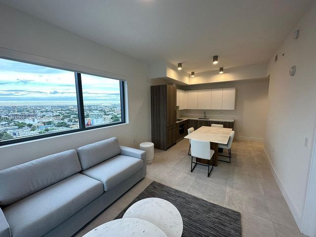 239 SW 9th St 2002, Miami, FL 33130