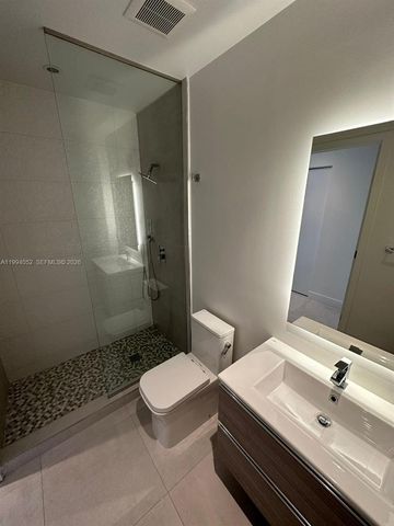 239 SW 9th St 2002, Miami, FL 33130