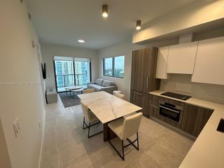 239 SW 9th St 2002, Miami, FL 33130