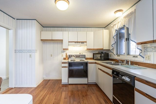 280 Huttleston Ave, Fairhaven, MA 02719