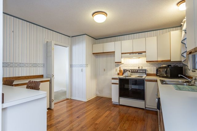280 Huttleston Ave, Fairhaven, MA 02719