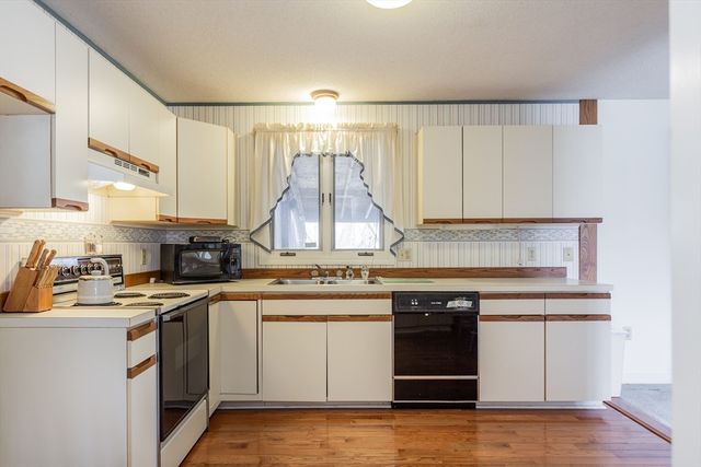 280 Huttleston Ave, Fairhaven, MA 02719