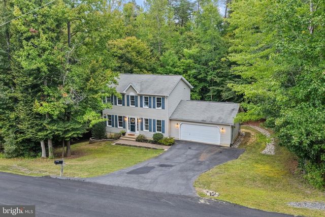8427 TOMPKINS DR, King George, VA 22485