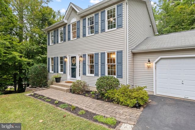8427 TOMPKINS DR, King George, VA 22485