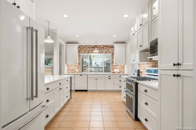 2 La Mesa, New Braunfels, TX 78130