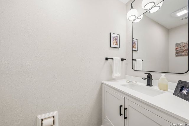 2 La Mesa, New Braunfels, TX 78130