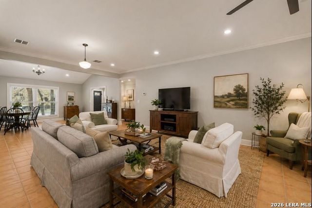 2 La Mesa, New Braunfels, TX 78130