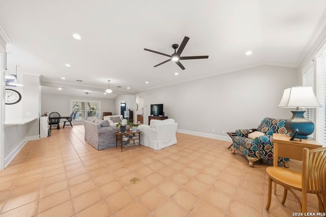2 La Mesa, New Braunfels, TX 78130