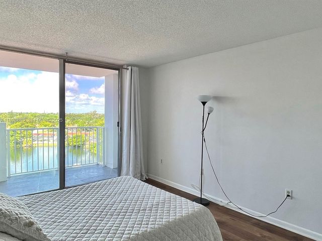 1300 NE Miami Gardens Dr 711E, Miami, FL 33179