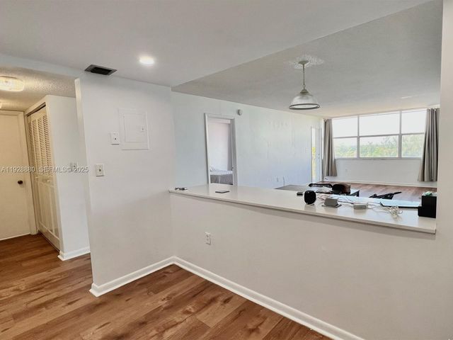 1300 NE Miami Gardens Dr 711E, Miami, FL 33179