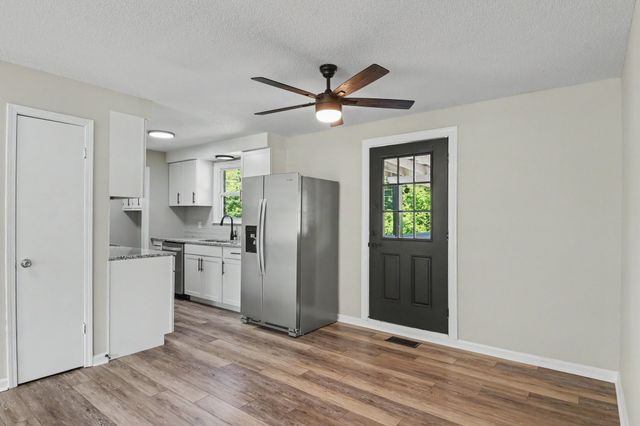 722 Overton Dr, Clarksville, TN 37042