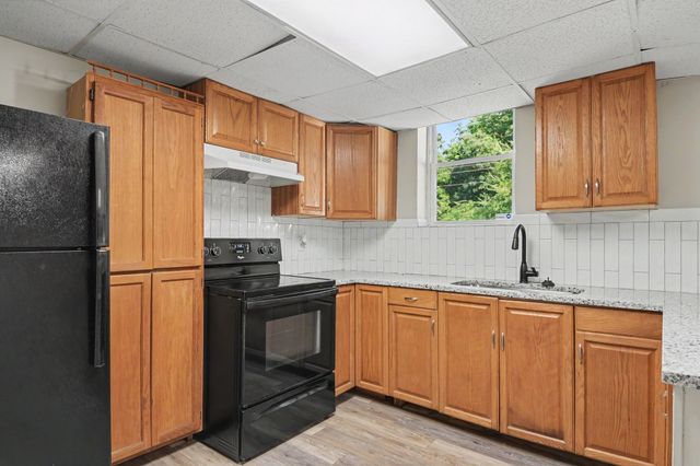 722 Overton Dr, Clarksville, TN 37042