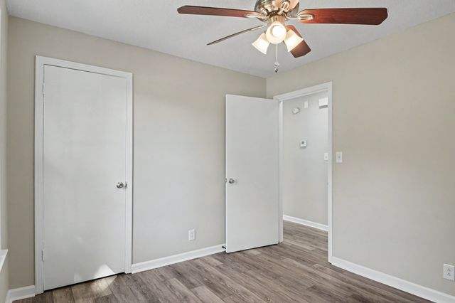 722 Overton Dr, Clarksville, TN 37042