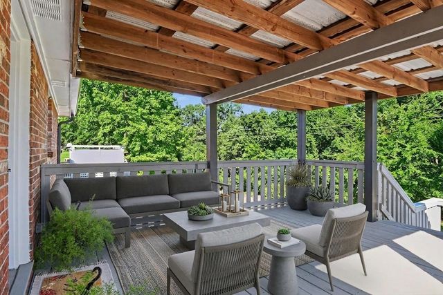 722 Overton Dr, Clarksville, TN 37042