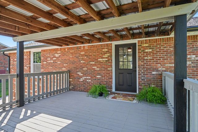 722 Overton Dr, Clarksville, TN 37042