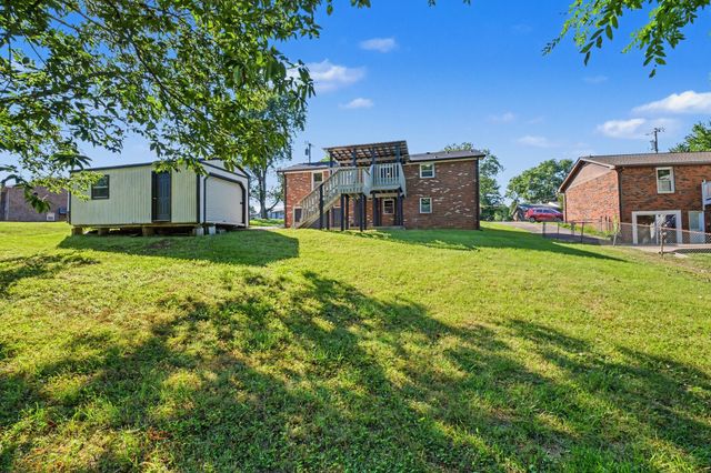 722 Overton Dr, Clarksville, TN 37042