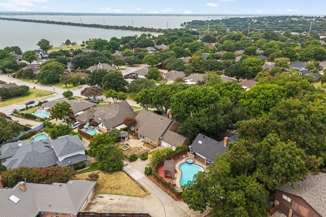 521 Shoreview Drive, Rockwall, TX 75087