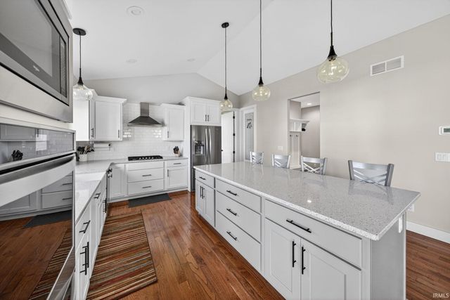 54761 Salem Farms Court, Osceola, IN 46561