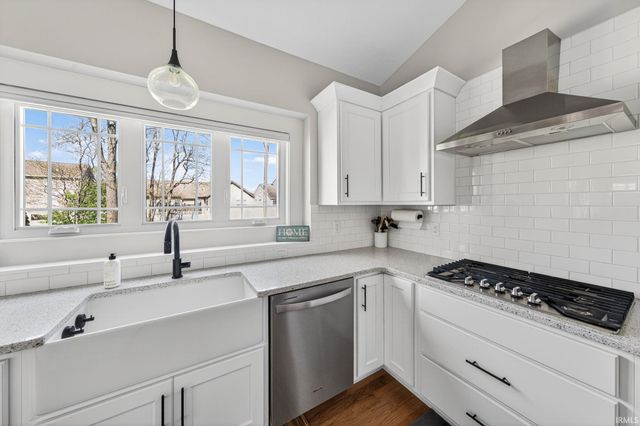 54761 Salem Farms Court, Osceola, IN 46561