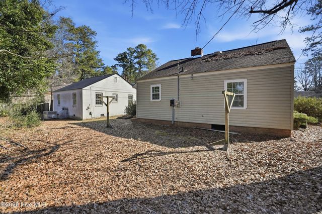 205 N Thompson Street, Whiteville, NC 28472